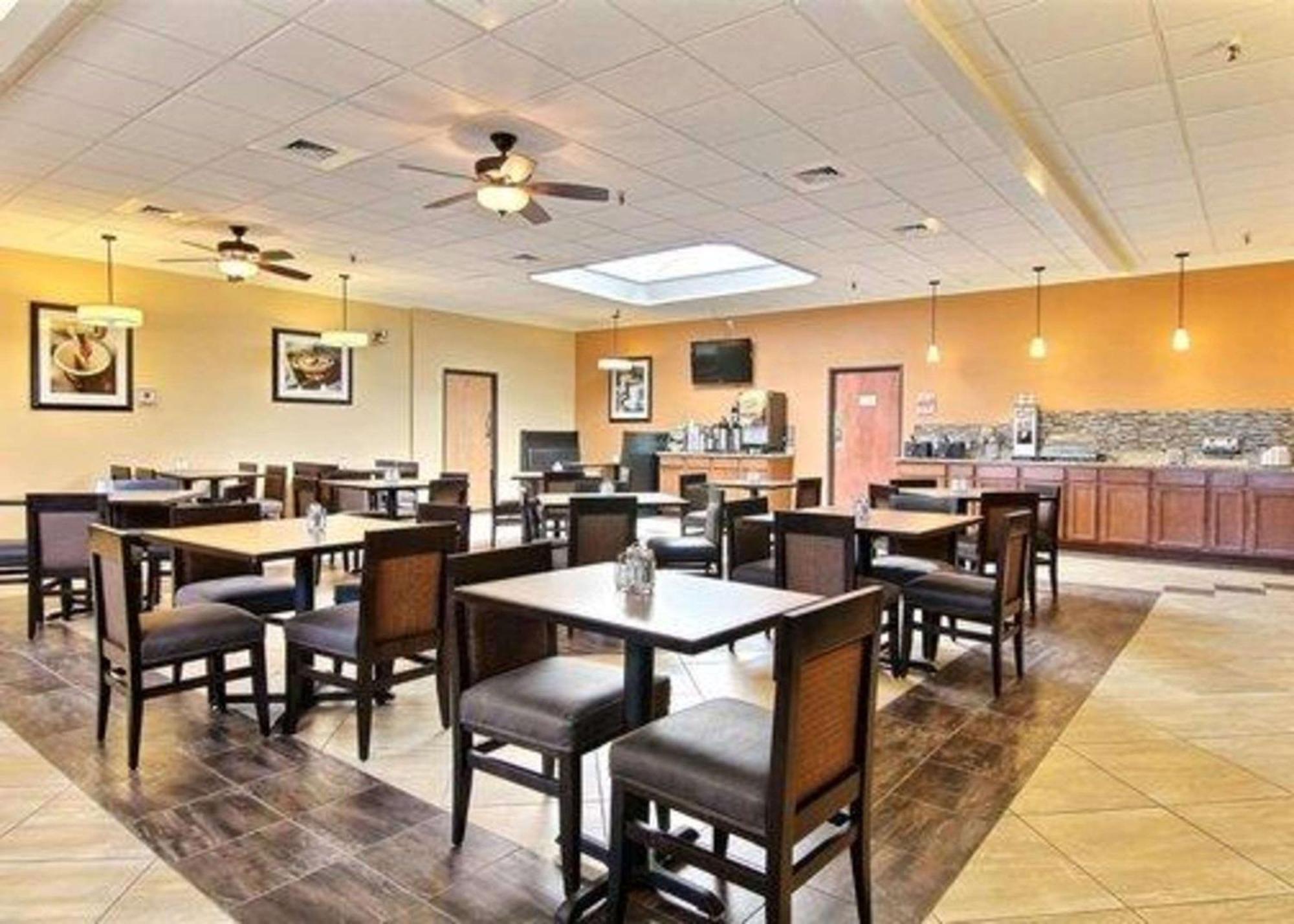 Quality Inn Тиф-Ривер-Фоллз Экстерьер фото